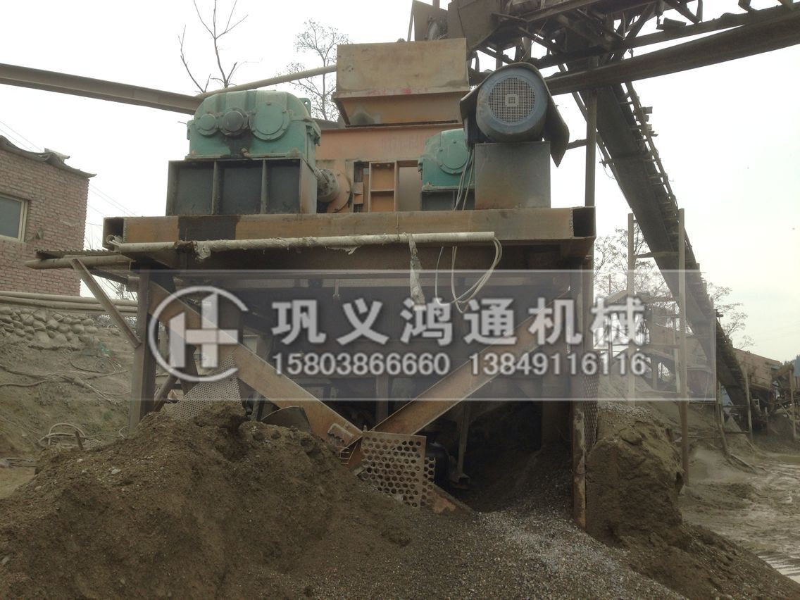 河卵石制砂机生产现场34.jpg