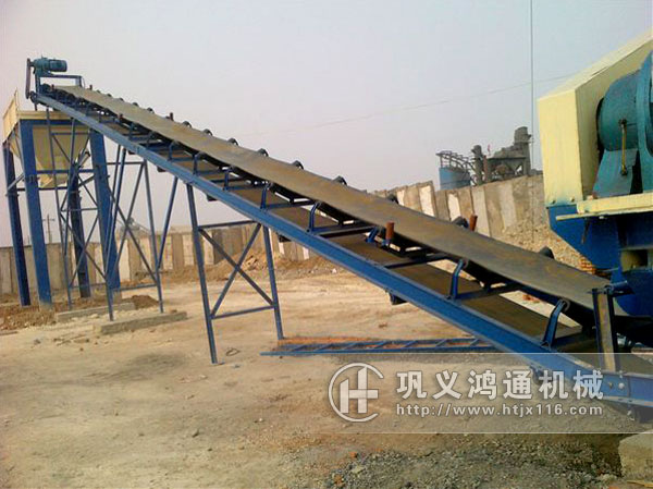 皮带输送机现场图片